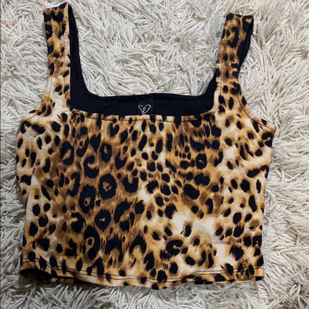 Leopard crop top